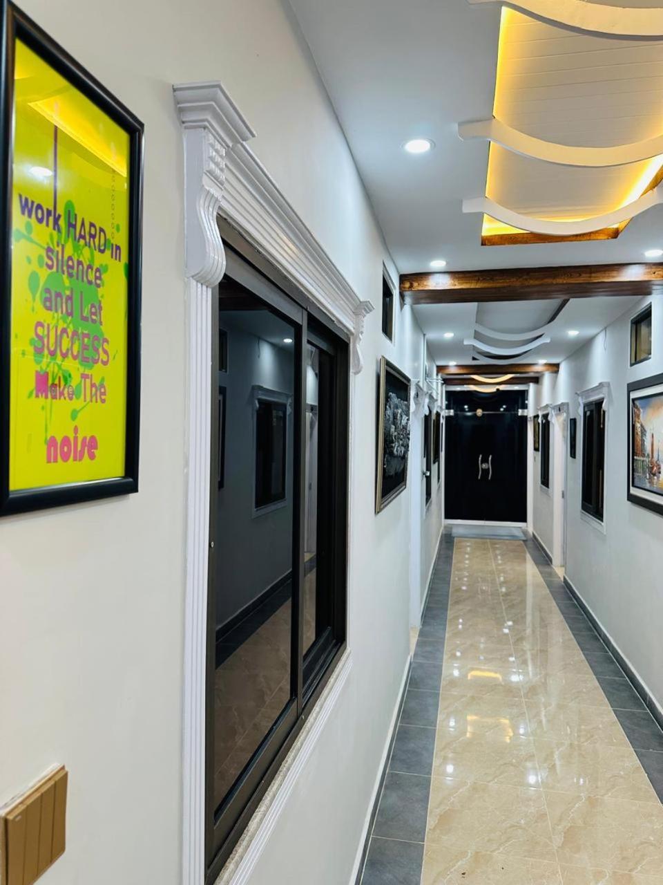 Moven Inn Hotel Islamabad Esterno foto