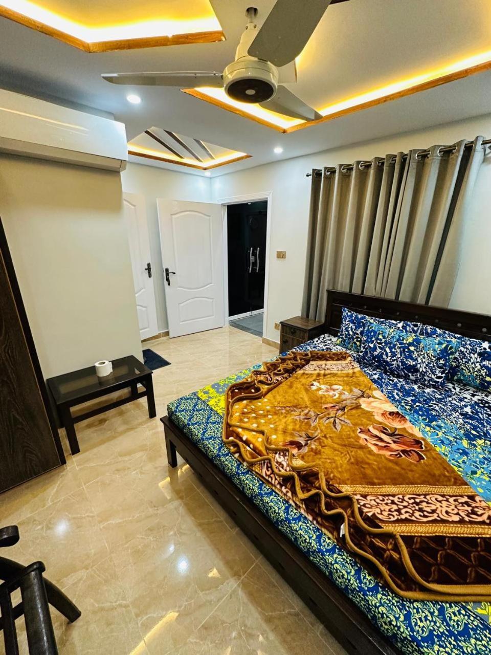 Moven Inn Hotel Islamabad Esterno foto