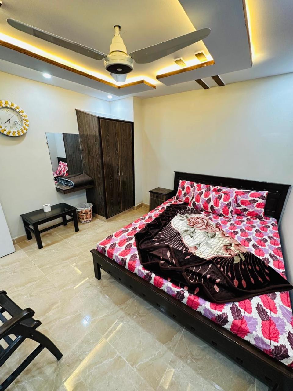 Moven Inn Hotel Islamabad Esterno foto